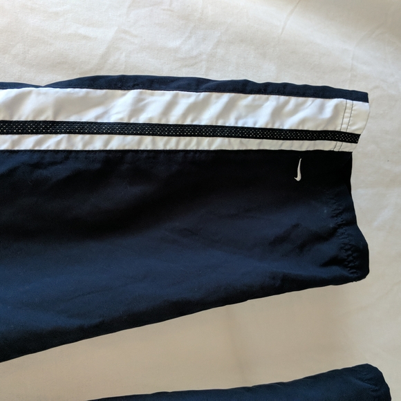 Nike Side Stripes Navy Blue Athletic pull-on Pants.  Size M(8-10) - Picture 2 of 12